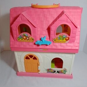 Fisher Price Little People. "Surprise And Sounds Home" 2015